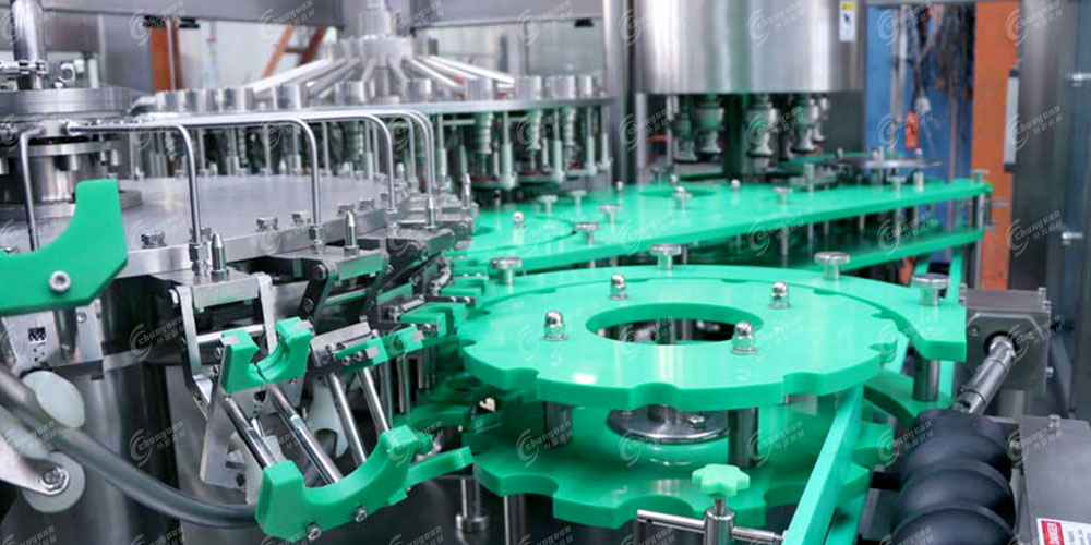 果汁易拉罐灌裝機(jī)-3